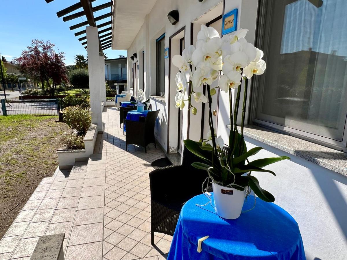 Hotel Ca' Bianca Da Paolino Misano Adriatico Exterior foto